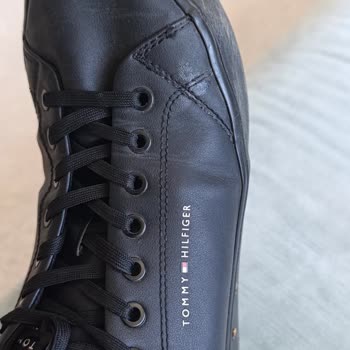 Boyner, Tommy Hilfiger Ayakkabımdaki Taban Açılmasını Değiştirmeyi Reddetti