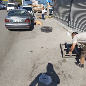 Sınav Günlerinde Park Yeri Engelleyen Esnaflara Zabıta Müdahalesi Gerekiyor