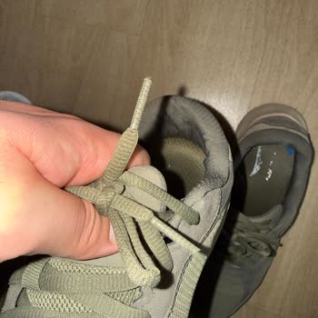 Skechers Ayakkabısının İç Astarı Erken Yırtıldı, Şikayet Reddedildi