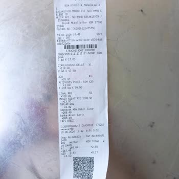 BİM Ekmeğinde Plastik Parça Bulunması Sağlık Güvenliğini Tehdit Ediyor