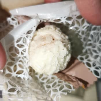 Şölen Milango Crystal Çikolatasının İçinden Çıkan Kıl Ve Cevapsız Şikayet