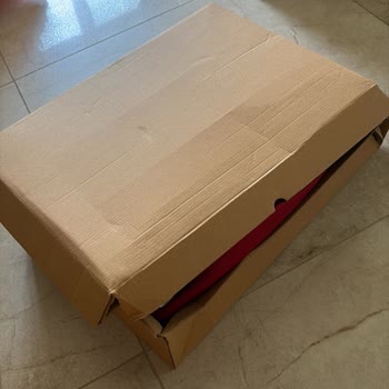 Beymen'den Gelen 45 Bin TL'lik Elbisenin Hasarlı Ve Etiketsiz Kutuda Teslim Edilmesi