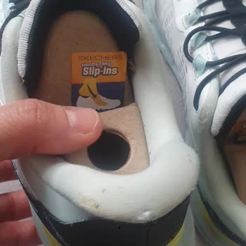 Skechers Glide Step Modelinde Kısa Sürede Topuk Aşınması