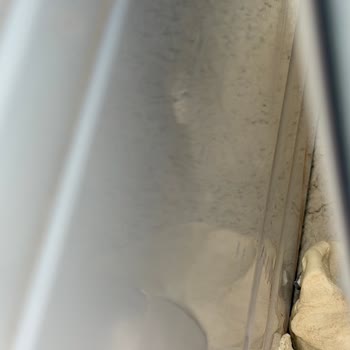 Arçelik Servisi Duvarı Aşırı Delip Kombide Çizik Bırakarak Hasar Verdi