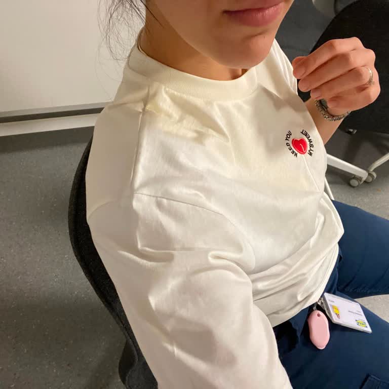 Parfüm Kıyafetlerimi Sararttı, Mağaza Çözüm Sunmadı