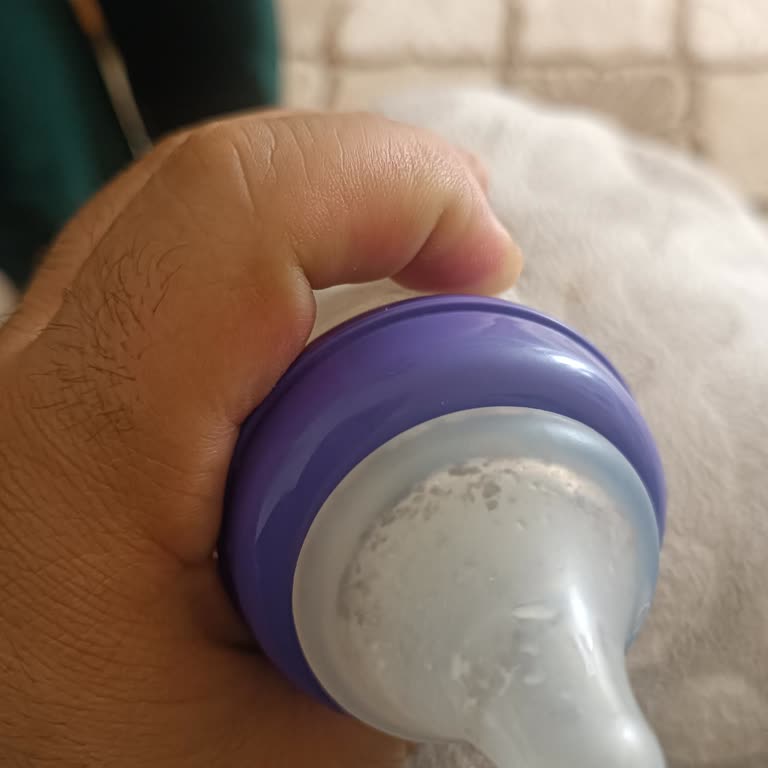 Küflü Biberon Ucu: Hijyen Ve Bebek Sağlığına Tehdit