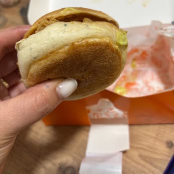 Trendyol GO Üzerinden Popeyes Siparişinde Küflü Ekmek Gıda Güvenliği İhlali
