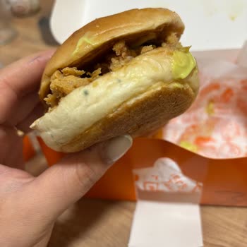 Trendyol GO Üzerinden Popeyes Siparişinde Küflü Ekmek Gıda Güvenliği İhlali