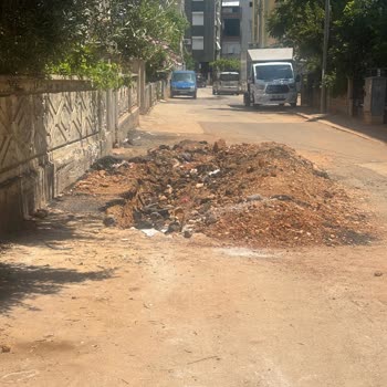 Kapatılmayan Su Çukuru Yol Güvenliğini Tehlikeye Atıyor