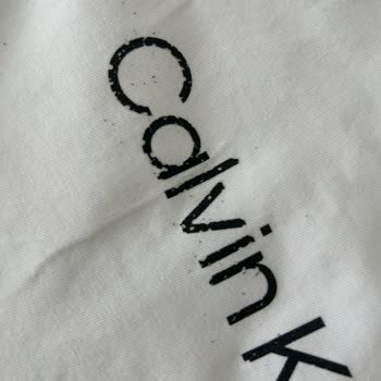 Calvin Klein Tişört Yıkamada Yazıları Çöktü, Müşteri Hizmetinden Çözüm Bekliyorum