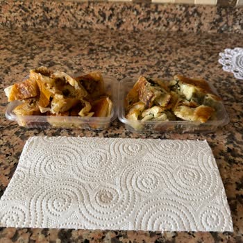 İki Kilo Börek Ücreti Alındı, Tek Porsiyon Gönderildi