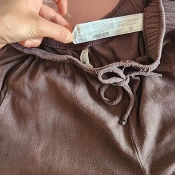 Stradivarius’ta Kısa Sürede Sökülen Pantolon İçin Değişim Talebi