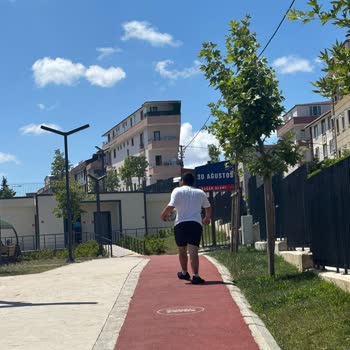 Sancaktepe Belediyesi Temizlik Personeli Disiplinsiz Ve İhmalci Park Hijyeni Tehlikede