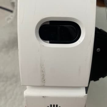 Servis Sonrası Robot Süpürge Üzerindeki Sürtme Lekeleri Ve Kendi Kendine Çalışması