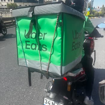 Uber GO Kuryesinin Saygısız Hakareti Ve Trafik Çarpması