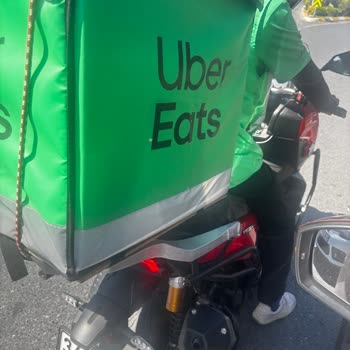 Uber GO Kuryesinin Saygısız Hakareti Ve Trafik Çarpması