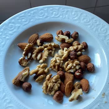 Görselleriyle Uyuşmayan Karışık Kuru Yemiş İçeriği