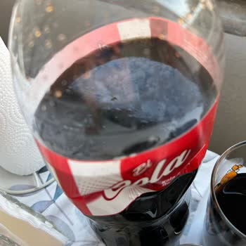 A101 Şubesinde Satılan Kola İçindeki Deterjan Kokusu Ve Yağımsı Görünüm