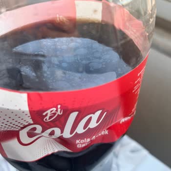 A101 Şubesinde Satılan Kola İçindeki Deterjan Kokusu Ve Yağımsı Görünüm