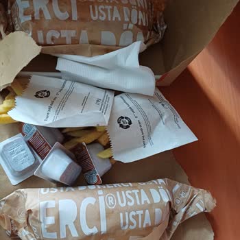 Usta Dönerci Yanlış Sos Ve Eksik Baget, Personelin Kaba Davranışıyla Büyütülüyor