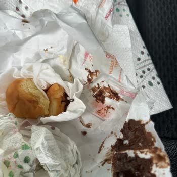 Bobby Pin Found Inside Boston Kreme Donut at Dunkin’ Pensacola