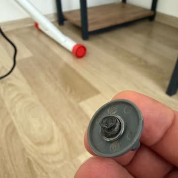 Philips Trio 9000 Dikey Süpürge Döner Başlığı Kırıldı Üretim Hatası Şikayeti