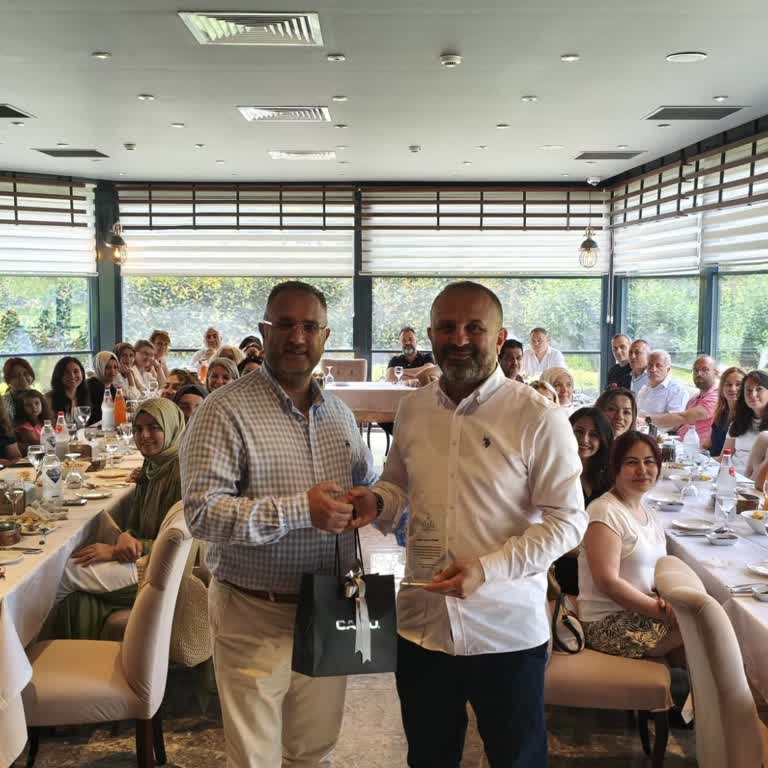 Veda Yemeğinde Sert Ve Soğuk Et, Ücret İadesi Talebi Ve Servis Kalitesizliği