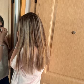 İstediğim Işıltı Yerine Ombre Yapıldı Ve Saygısız Muamele Nedeniyle Ücret İadesi Talep Ediyorum