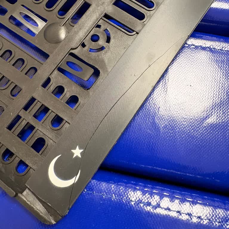 Plakalık Atölyesi Kusurlu Plakalık Teslim Edildi, Acil Değişim ve İade Talebi