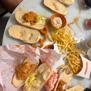 Popeyes Şubesinde Boş Tavuk Burger Ve Tekrarlayan Eksik Ürün Sorunu