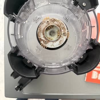 Kırık Alt Haznesi Ve Bıçaklarıyla Blender Garanti Sürecinde Çözülmedi