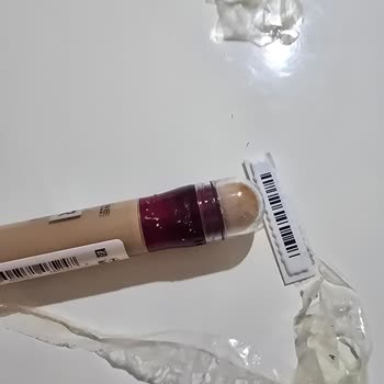 Gratis Mağazasındaki Ürünlerde Aşırı Yapıştırıcı Bant Kullanımı Müşteri Memnuniyetini Zedeliyor