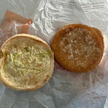 Burger King Şubesinde Kalitesiz, Bayat Ve Hijyenik Olmayan Ürün Şikayeti