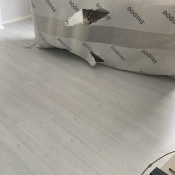 Teslim Edilen Köşe Koltuk Takımının Su Ve Leke Sorunu Ve Hızlı Değişim Talebi