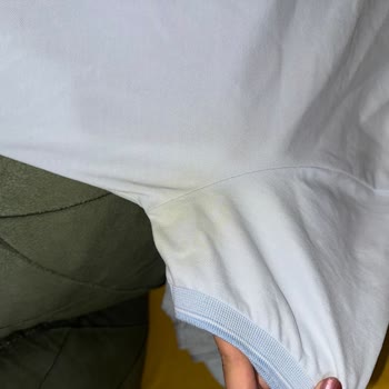 Deodorantlı Kıyafetlerde Sararma Ve Uyarı Eksikliği