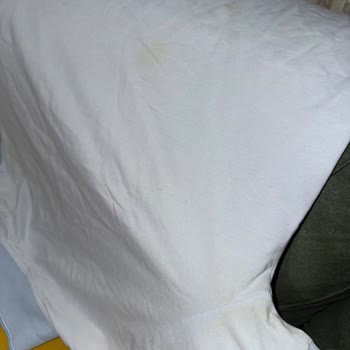 Deodorantlı Kıyafetlerde Sararma Ve Uyarı Eksikliği