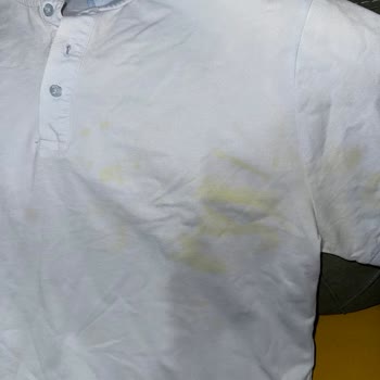 Deodorantlı Kıyafetlerde Sararma Ve Uyarı Eksikliği