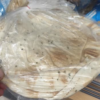 BİM Şubesinde Küflenmiş Ekmek Ve Son Kullanma Tarihi Yaklaşan Gıdaların Kampanyalı Satışı