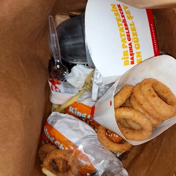 Burger King Şubesinde Kurye Selamsız, Paket Dağınık Ve İletişimsizlik