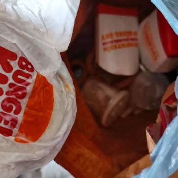 Burger King Şubesinde Kurye Selamsız, Paket Dağınık Ve İletişimsizlik