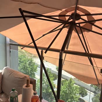 Furniero Bahçe Şemsiyesi Çubukları Kırıldı, Firma İletişimsiz