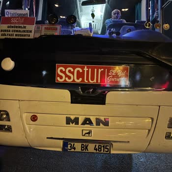 Otobüs Arızası Ve Yardım Eksikliği Nedeniyle Gece Otobanda Mahsur Kalan Yolcular