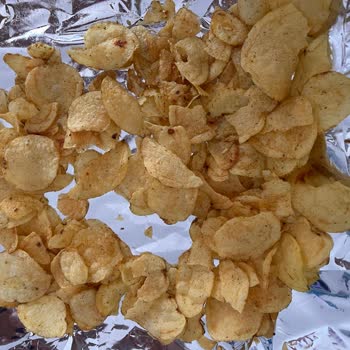 Cipso Yoğurt Mevsim Yeşillikli Cips Ürünün Kalitesiz Patates Dilimleri Ve Sağlık Riski