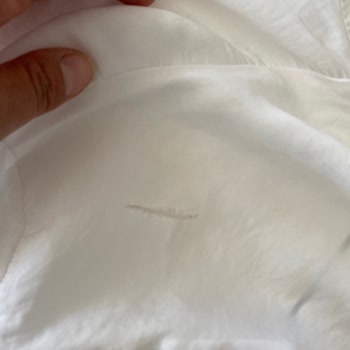 Ambar Gömleğinin Kısa Sürede Yırtılması Ve Mağaza Çalışanının Yardımcı Olmaması