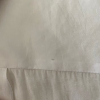 Ambar Gömleğinin Kısa Sürede Yırtılması Ve Mağaza Çalışanının Yardımcı Olmaması