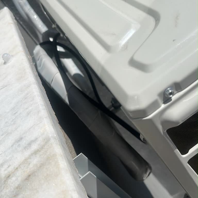 Montajda Elektrik Kablosu Ucu Bırakıldı Ve Hortum Sabitlenmedi