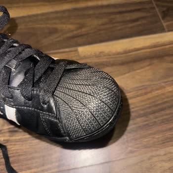 Adidas Superstar Ayakkabısında Hızlı Sararma Ve Deformasyon