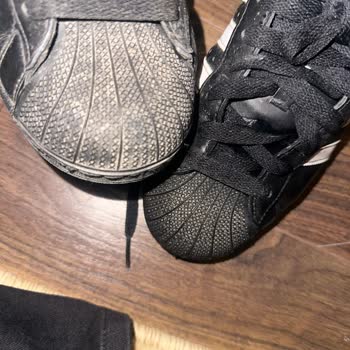 Adidas Superstar Ayakkabısında Hızlı Sararma Ve Deformasyon