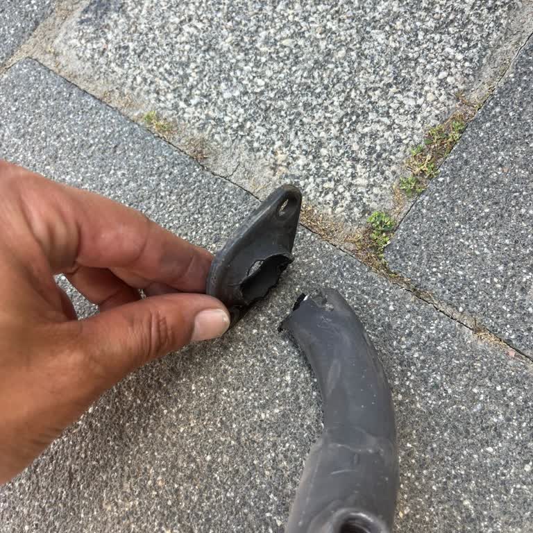 Arora ZRX 200 Motosikletimde Sürekli Egzoz Kopması Ve Patlaması