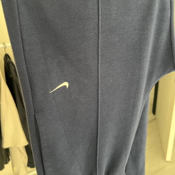 Kumaş Hatası Nedeniyle Nike Eşofmanda Tüylenme Ve Renk Solması
